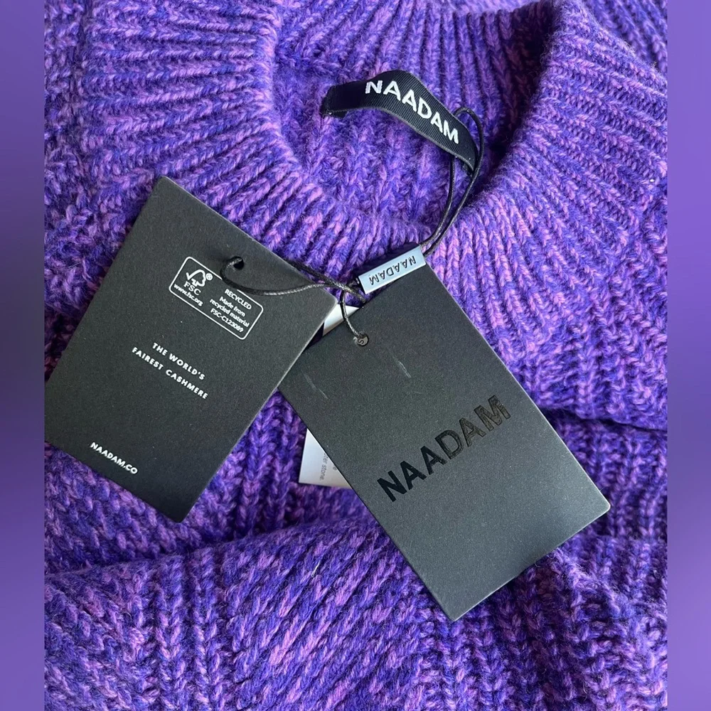 Naadam crewneck purple wool and cashmere blend textured sweater. Size M. NWT